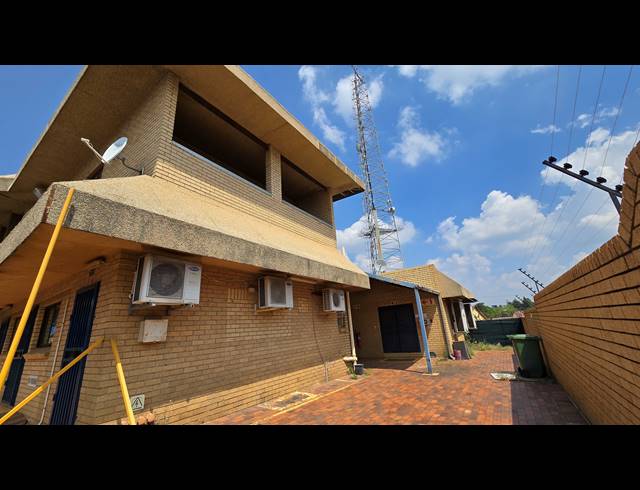 6,241M² BUSINESS CENTRE FOR SALE IN HELDERKRUIN